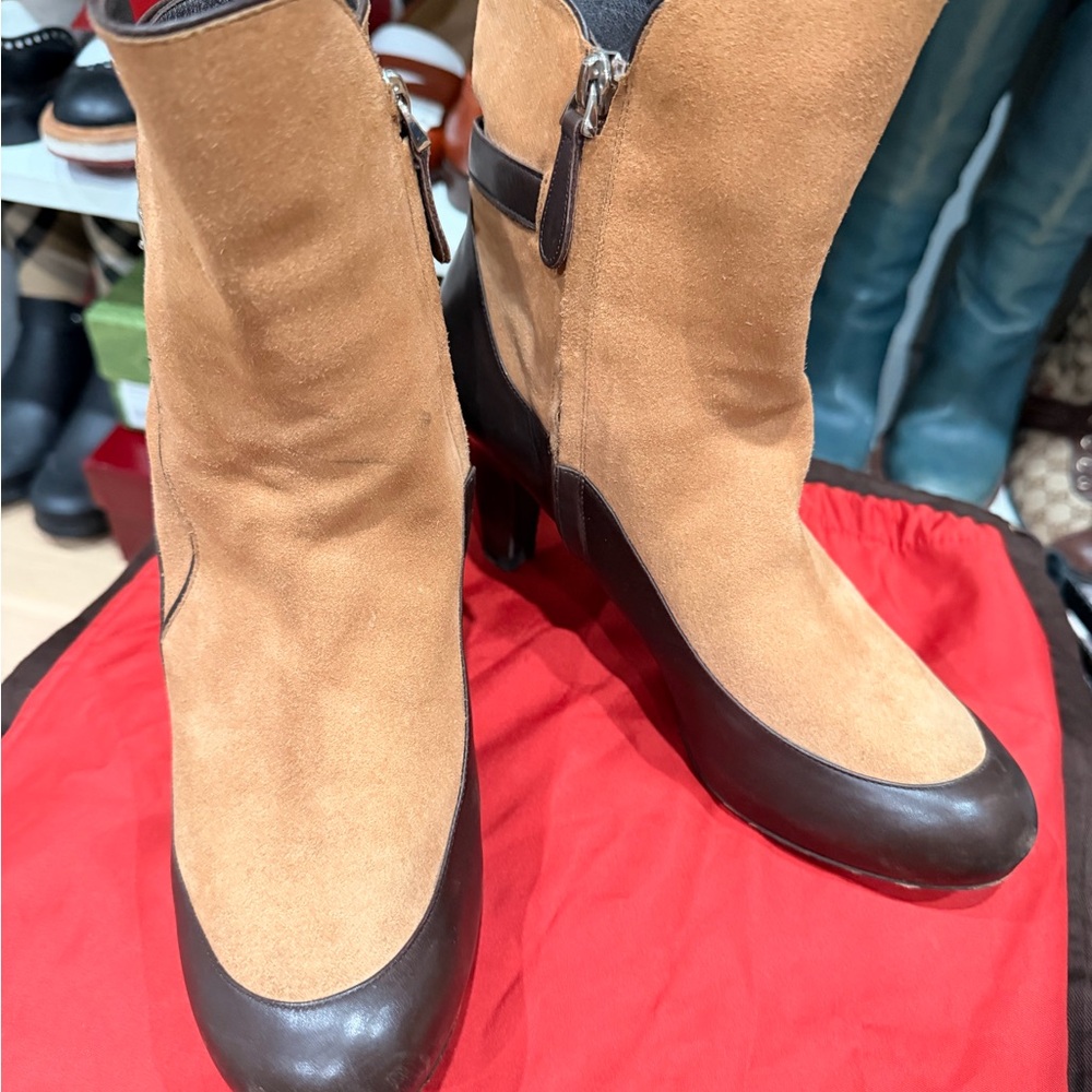 Stylish Tan and Brown Women's Boots